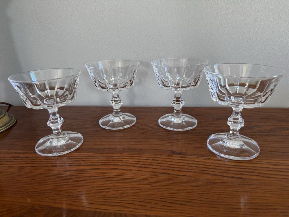 Set Of 4 Crystal Coupe Champagne Cocktail Stemware. Starburst Cut